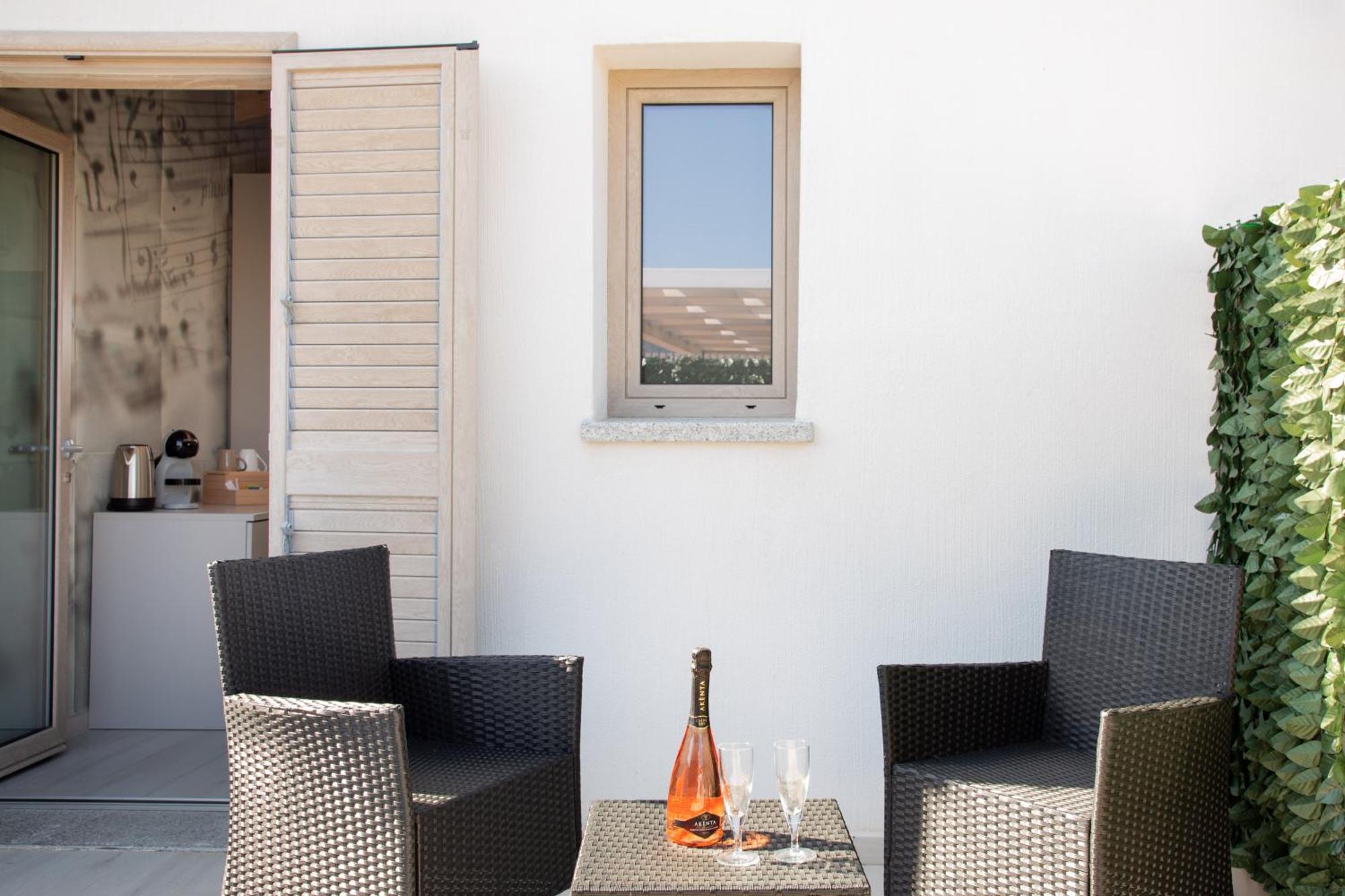 Theodore Rooms San Teodoro  Exterior photo